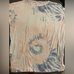 LuLaRoe- tiedye oversized tee